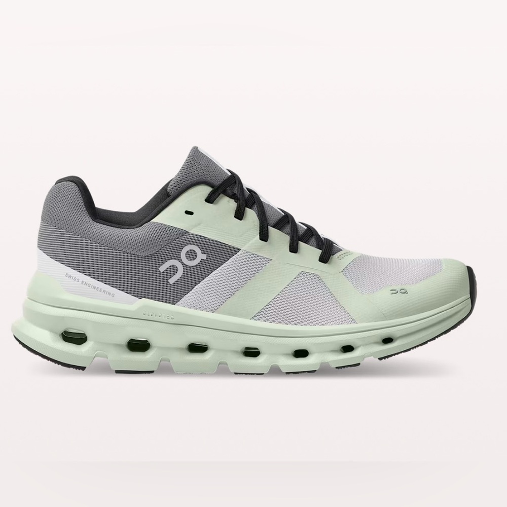 GUC - On Running Cloudrunner tennis shoes size 7.5